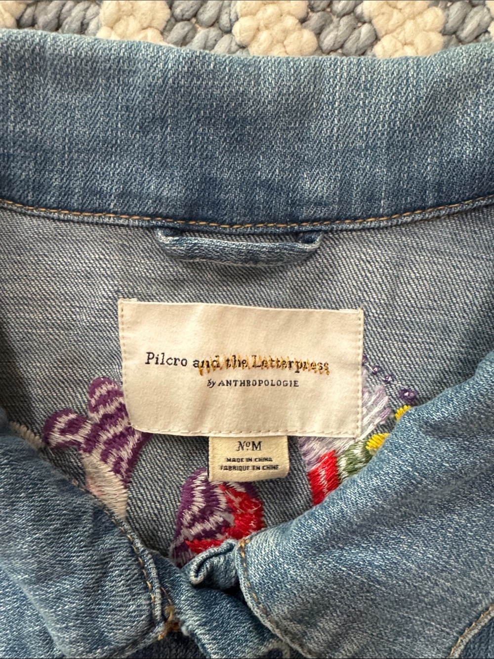 Pilcro Anthropologie Amore Floral Embroidered Denim Jacket M - Picture 4 of 6